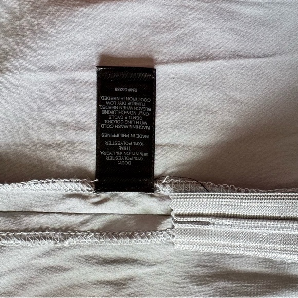 Express Gray Sleeveless Ruffled blouse size large used once excellent condition - Picture 8 of 11